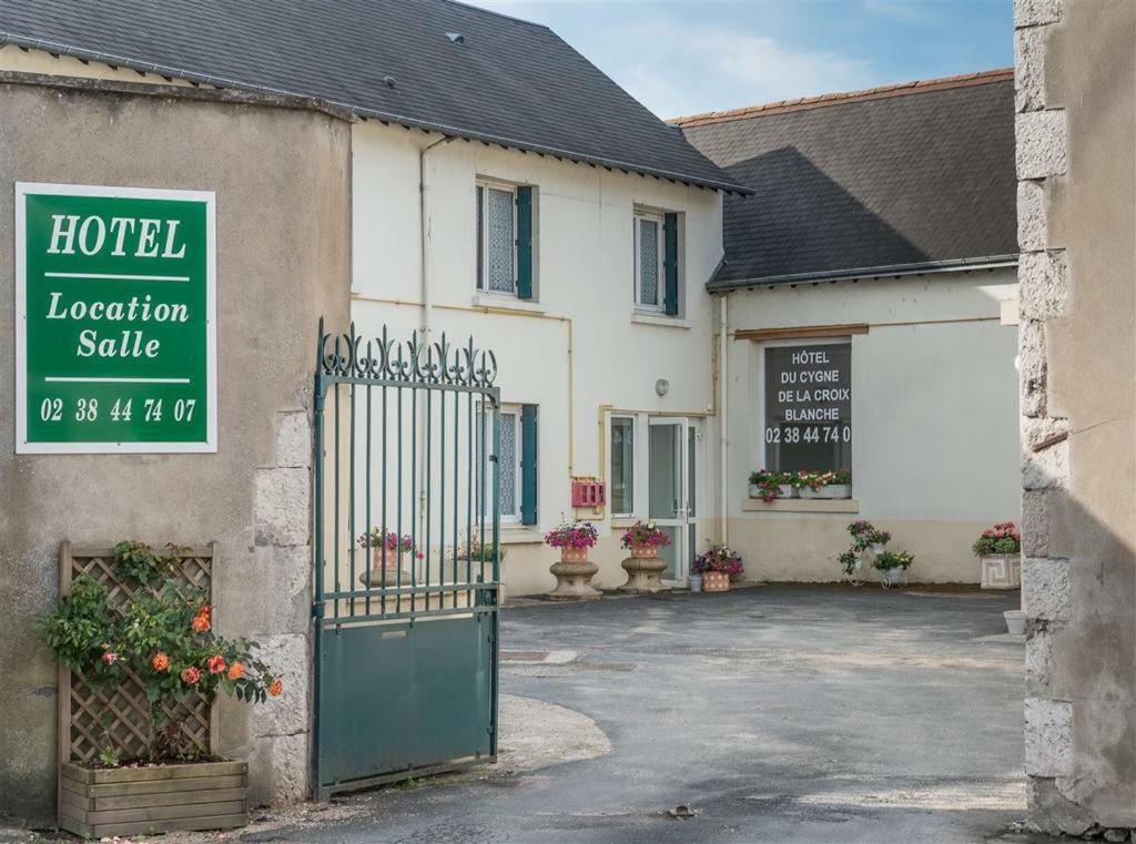 Hotel Du Cygne De La Croix Blanche Lailly-en-Val Экстерьер фото