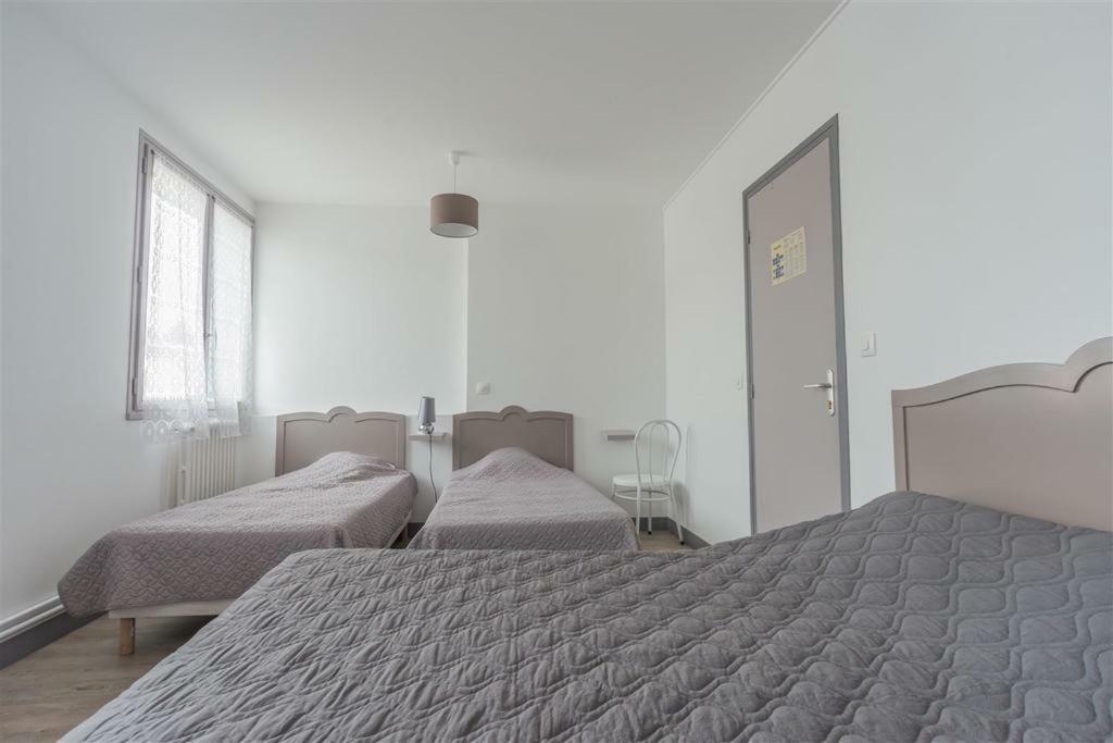 Hotel Du Cygne De La Croix Blanche Lailly-en-Val Экстерьер фото